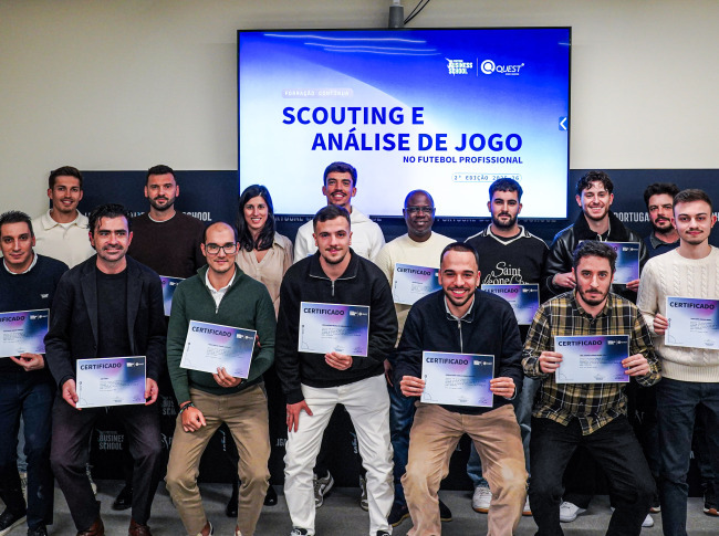 Certificados entregues aos alunos do Curso de Scouting e Análise de Jogo no Futebol Profissional