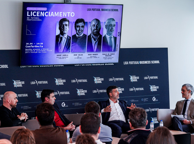 Mesa-redonda debate desafios e oportunidades do Futebol Profissional