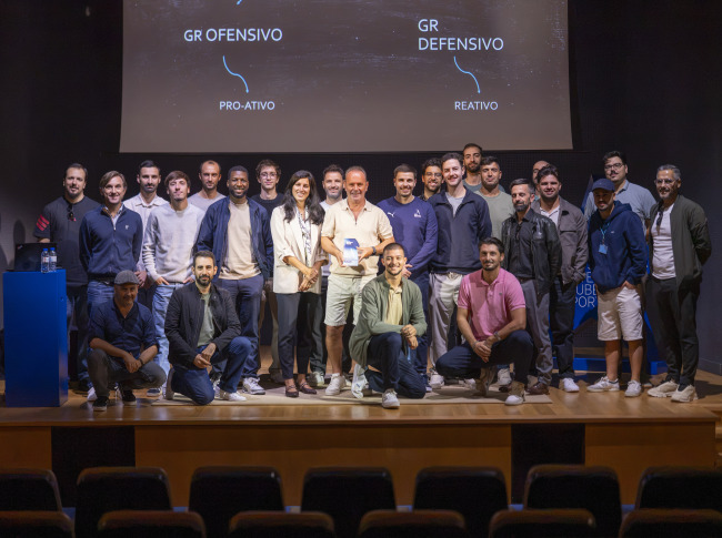 Turma de Scouting e Análise de Jogo no Futebol em visita prática ao Estádio do Dragão