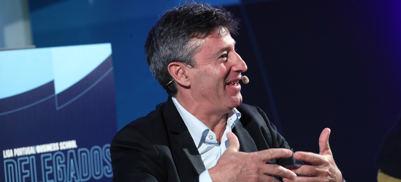 Domingos Paciência: “Liderar uma equipa profissional de futebol, hoje, implica muito conhecimento”