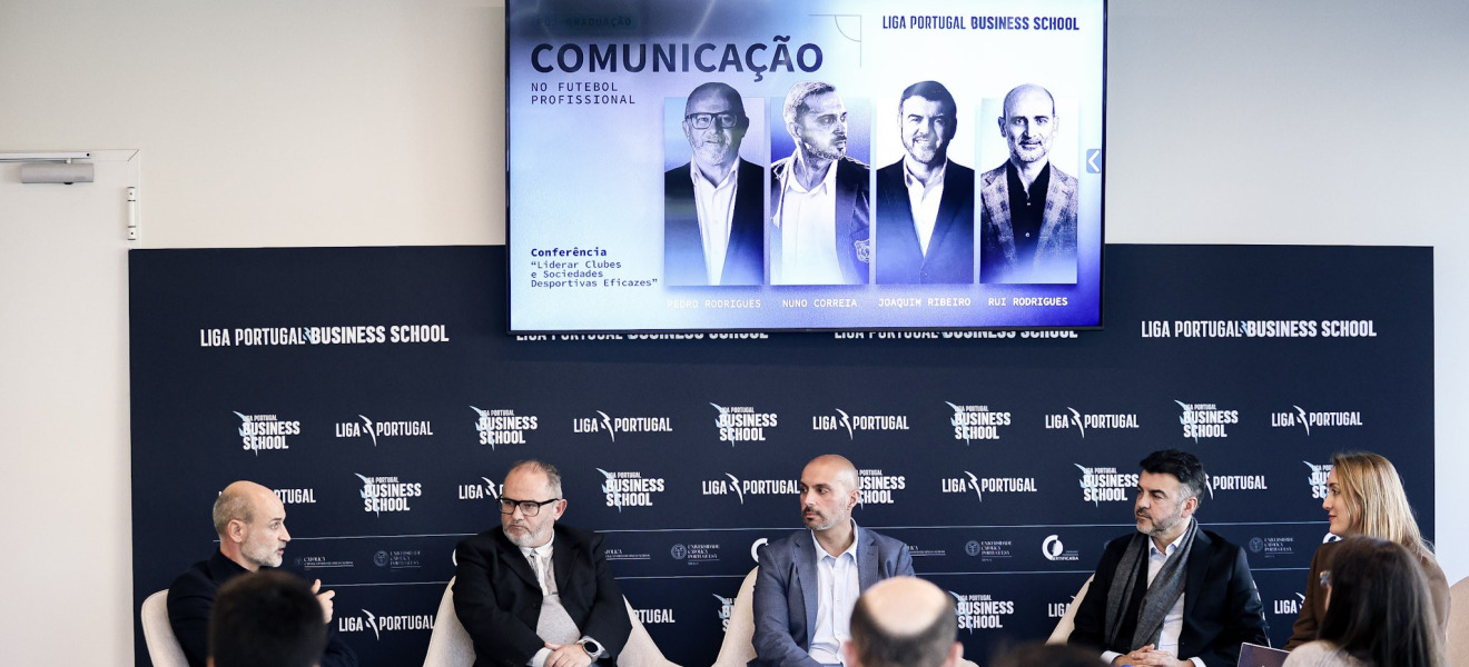 “O Futebol é completamente distinto do meio empresarial, porque temos de gerir as emoções”
