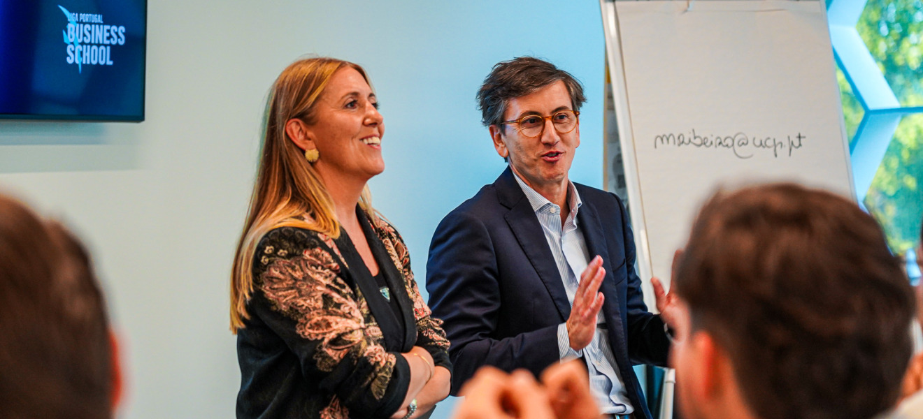 Alexandrina Cruz e Pedro Coelho Lima na primeira aula da Pós-Graduação em Organização e Gestão no Futebol Profissional